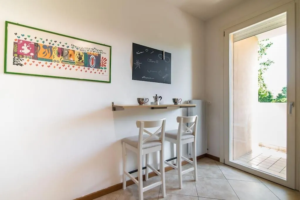 Enjoy Home - Appartamento Ampio, Luminoso E Immerso Nel Verde Padova 0*,  Italy